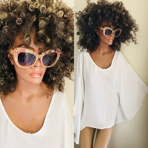 Fabulous Lightweight White Angel Sleeve Caftan Resort Cruise Blouse Size Large